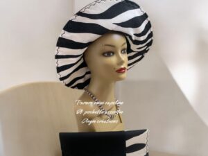 Parure coiffe et pochette de sortie